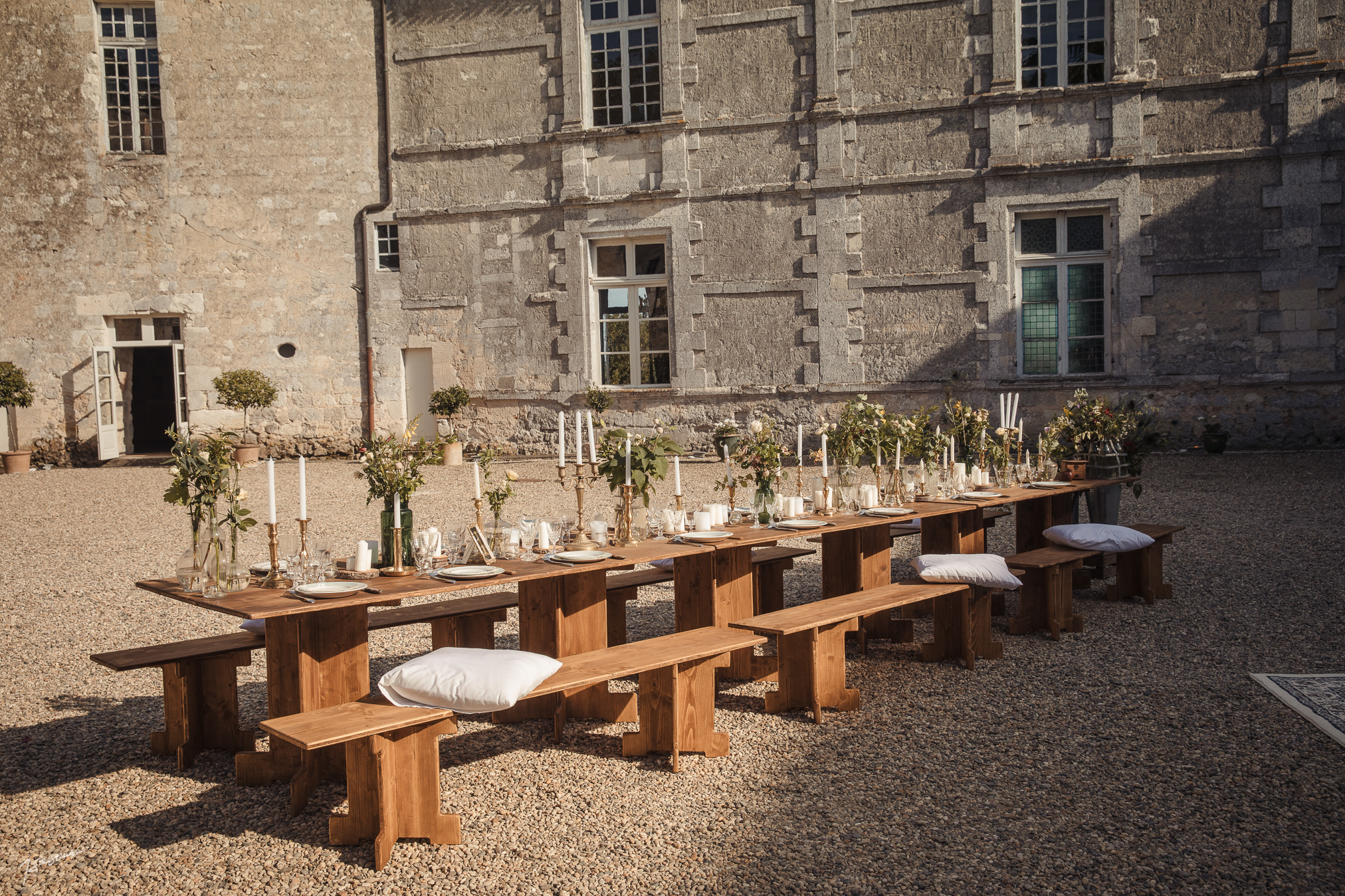 diner extérieur - location mobilier en bois mariage champetre boheme- wood stock reception - gers - sud ouest - Château de Poudenas