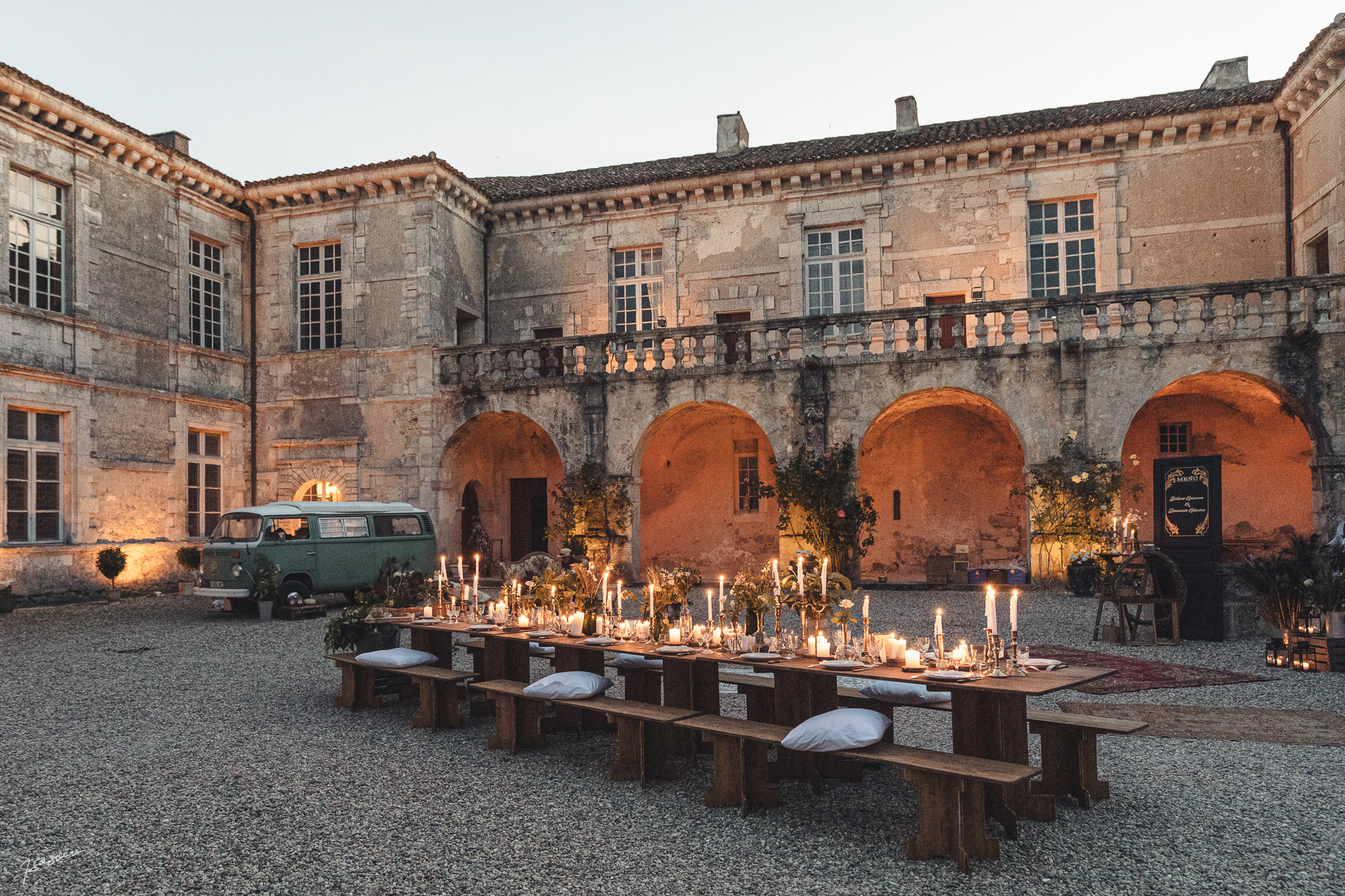 diner extérieur - location mobilier en bois mariage champetre boheme- wood stock reception - gers - sud ouest - Château de Poudenas